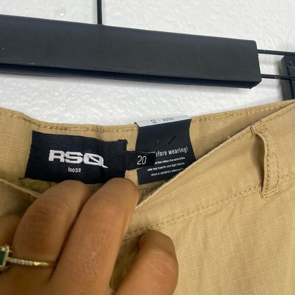 RSQ Kids Boys Pants Size 20 Khaki Loose Wide Leg Casual Lightweight Cargo - Picture 3 of 16